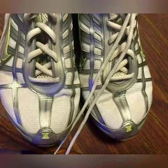 Vintage Nike Shox Womens Running Shoes Size 8 Silver Green Athletic Sneakers - Picture 3 of 7